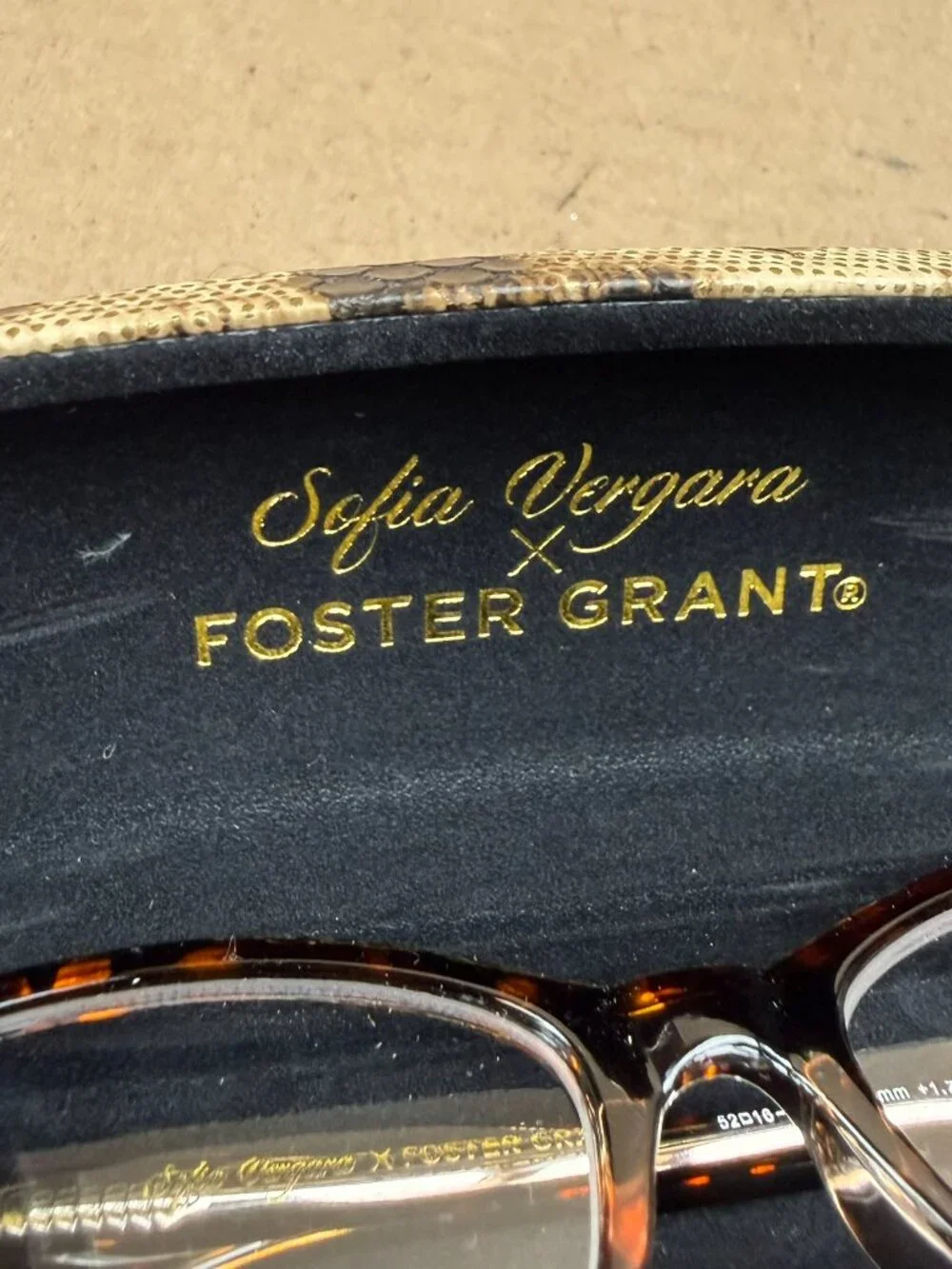 Sofia Vergara x Foster Grant Teresa Reading Glasses +1.75 Tortoise Red Fade